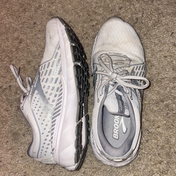 Brooks Adrenaline 21 Size 8D (Wide width) - Picture 2 of 4